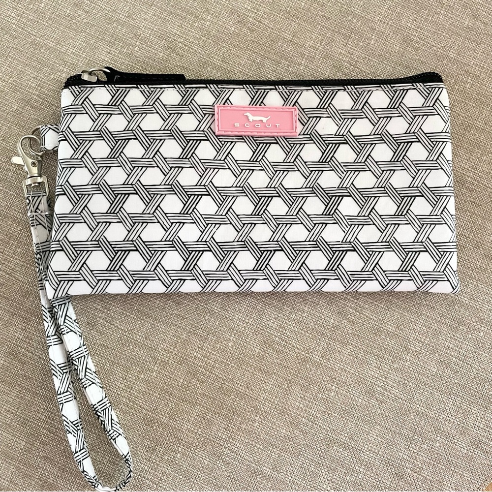 Scout Bags Black/White Wristlet